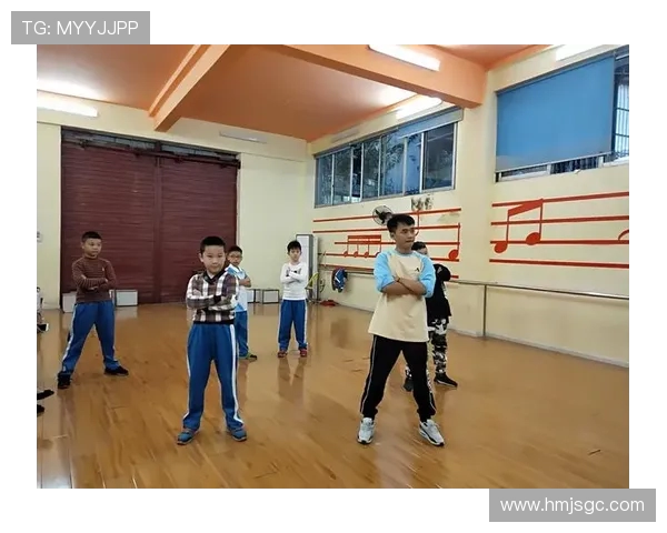 张芳的街舞人生：从热爱到专业的舞动旅程分享