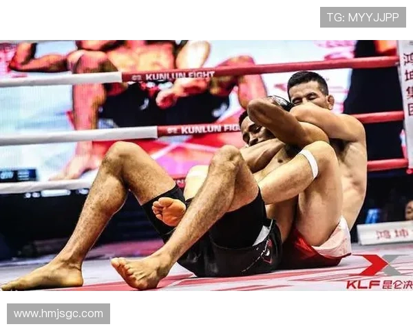 西提猜与吴雪松巅峰对决谁能在搏击赛场上笑到最后