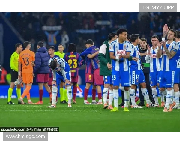 西甲巅峰对决巴塞罗那与皇家马德里激战即将上演球迷期待的经典之战