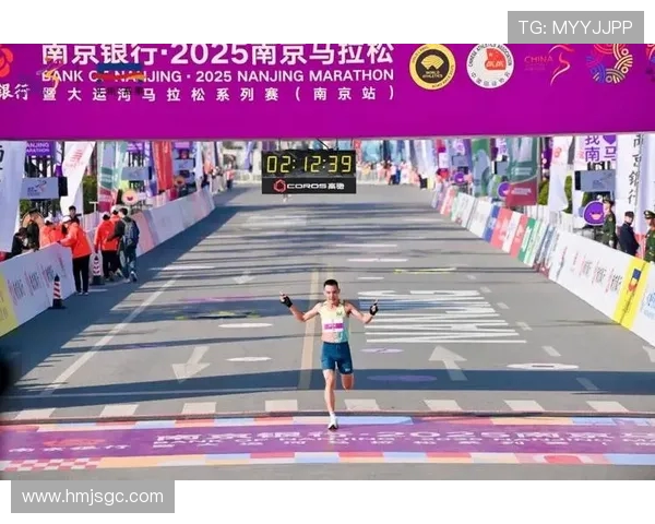 南京城市马拉松精彩回顾：街舞队的状态与表现分析