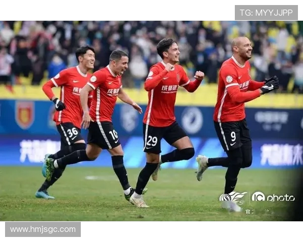 成都足球队荣登足球团队协作排行榜第四名展现出色团队精神与实力